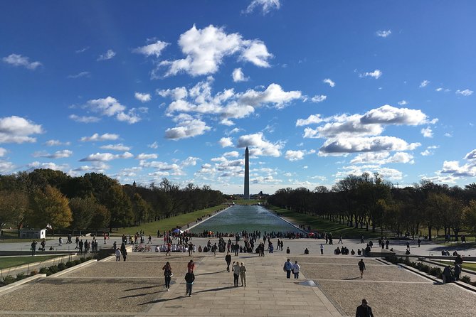 A preview of the experience for Monuments and Memorials Architecture Tour
